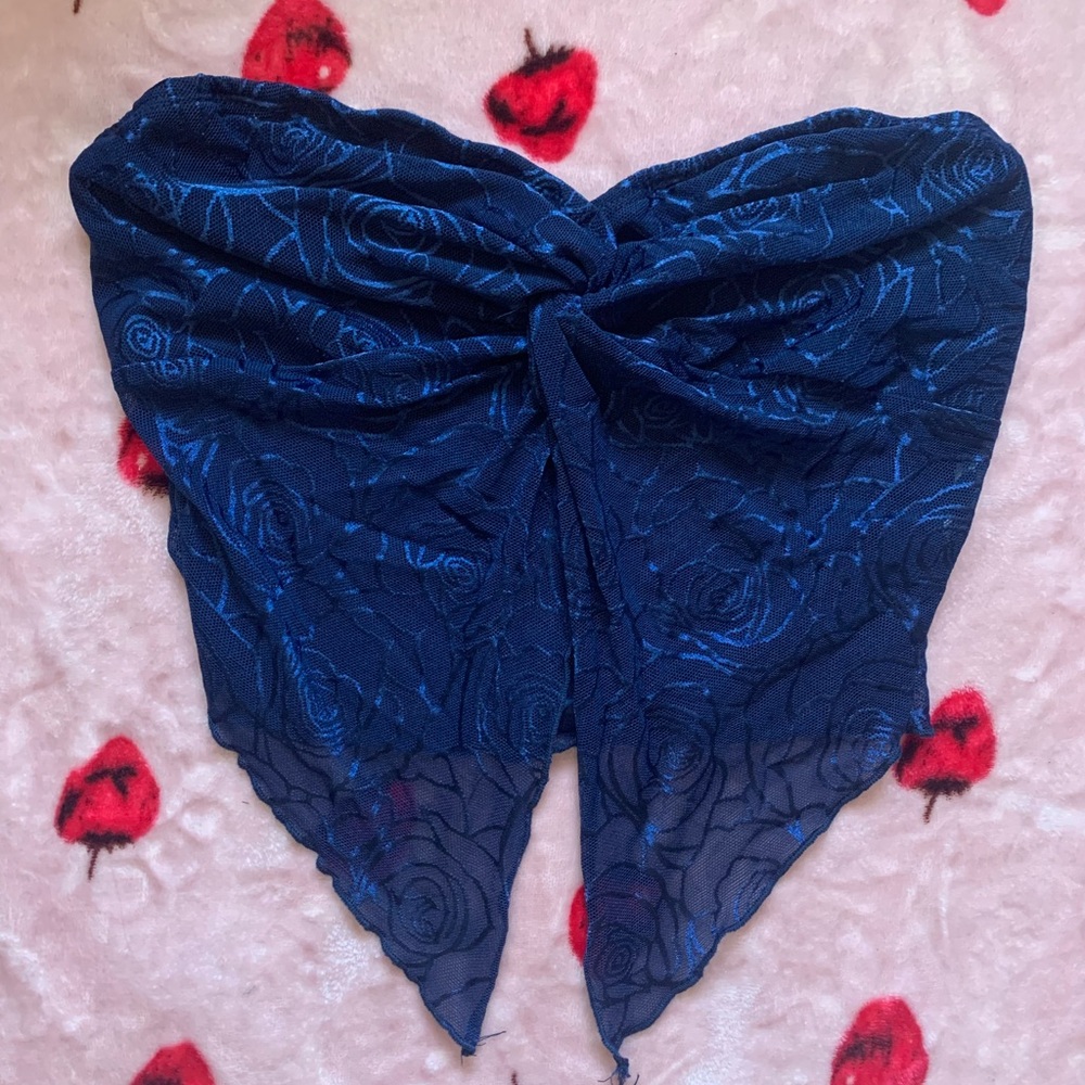 Blue Rose design Crop Top with twist